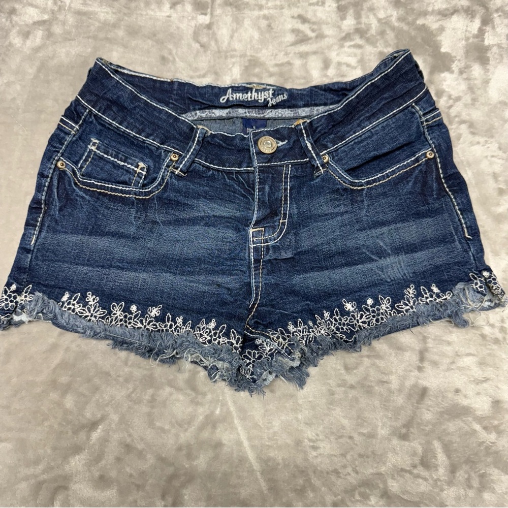 AMETHYST Jean Shorts Demin Embroidered Trim Size 5